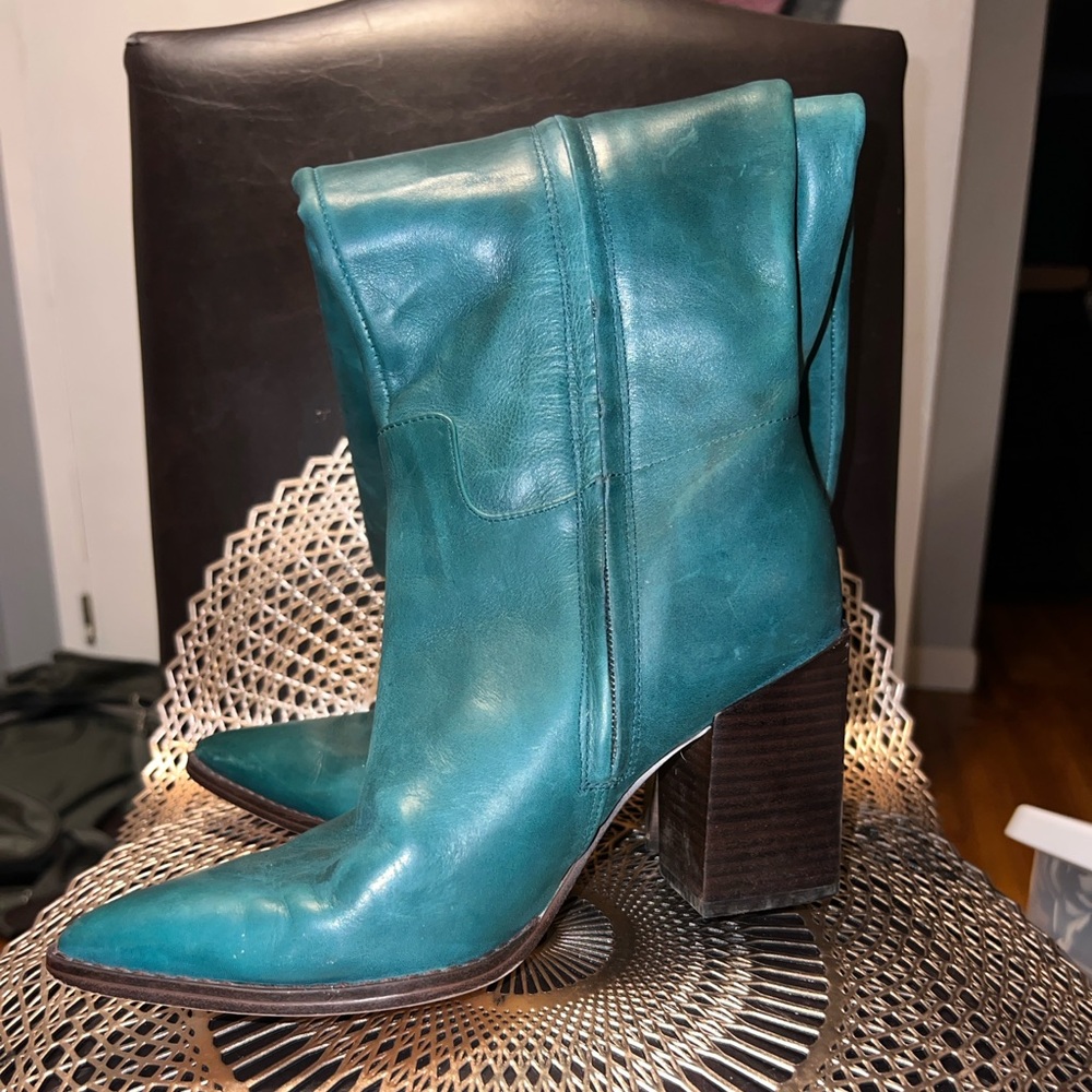 NINE WEST “Peachey”Heeled Boots - Picture 4 of 15